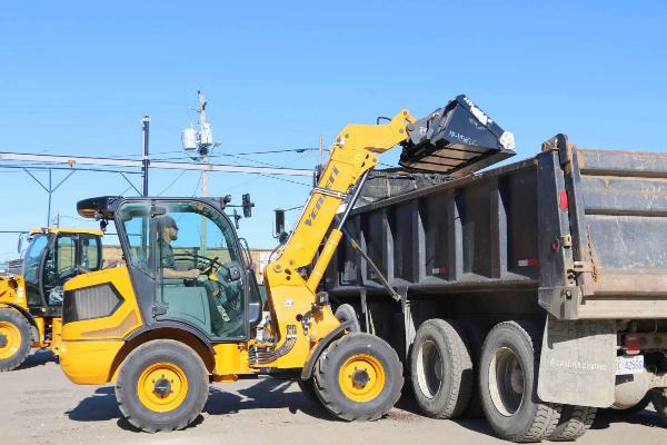 TYRE RANGE FOR ANY KIND OF APPLICATION
Wide range of tyres selected for any kind of terrain and application: both industrial and agricultural.